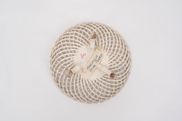 Cestino in maiolica policroma, Francia secolo XVIII  - Asta Incanti d'Arte - Associazione Nazionale - Case d'Asta italiane