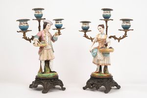 Coppia di candelabri in porcellana policroma e metallo, secolo XIX  - Asta Incanti d'Arte - Associazione Nazionale - Case d'Asta italiane