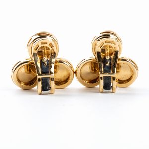 bulgari : Collezione BVLGARI-BVLGARI: paio di orecchini in oro ed onice  - Asta Gioielli e Orologi - Associazione Nazionale - Case d'Asta italiane