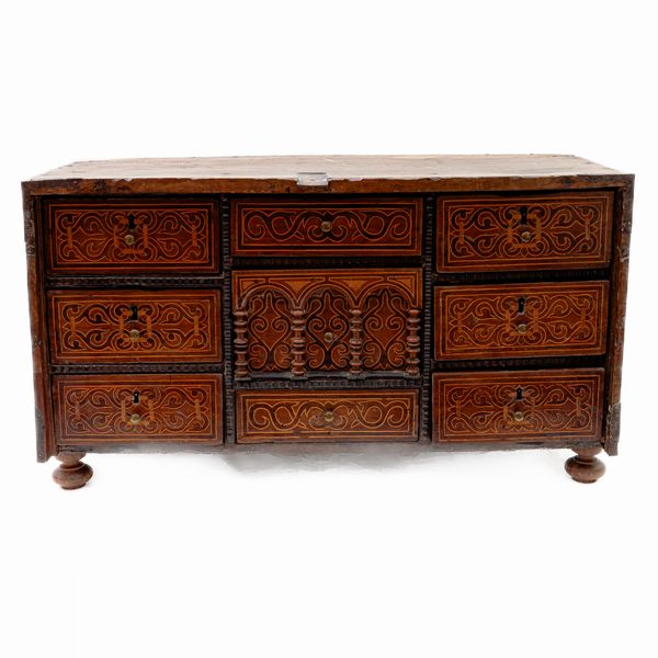 Monetiere in noce a nove cassetti  - Asta Smart Auction: arredi, dipinti, sculture, argenti e altro a prezzi vantaggiosi - Associazione Nazionale - Case d'Asta italiane