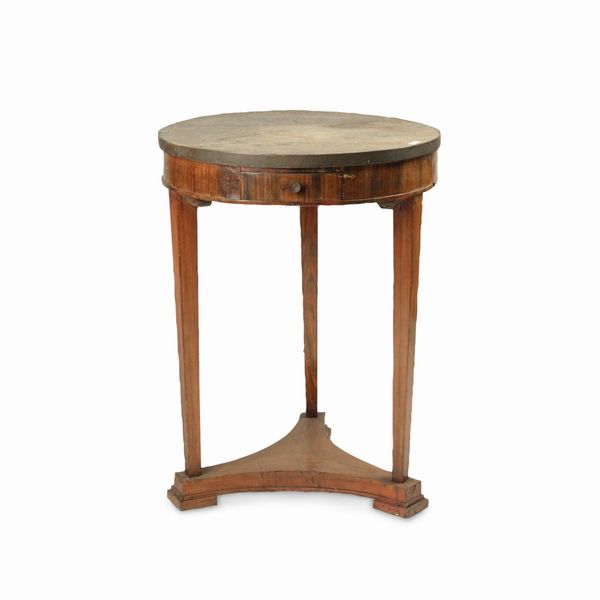 Tavolino in palissandro, met� del XIX secolo,  - Asta Antiquariato - Associazione Nazionale - Case d'Asta italiane