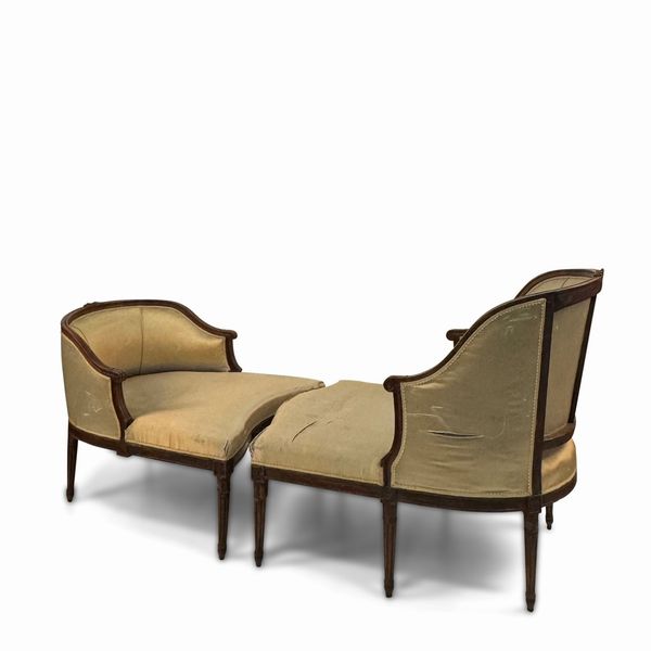 Duchesse in noce, fine del XVIII secolo  - Asta Antiquariato - Associazione Nazionale - Case d'Asta italiane