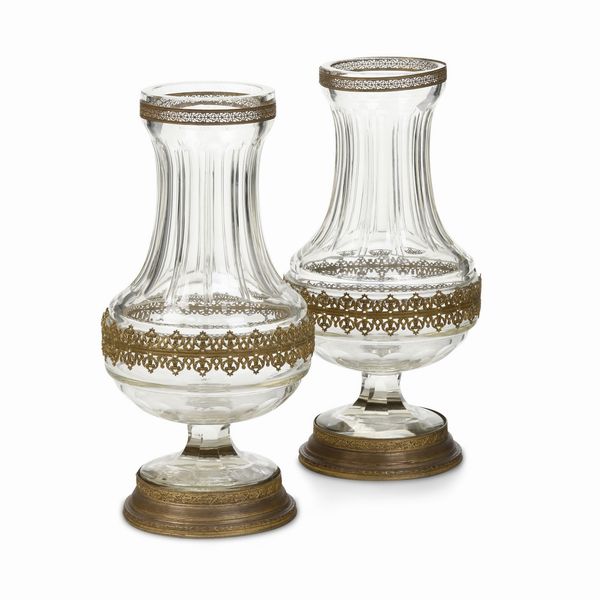 Coppia di vasi Impero in vetro con ghiere in bronzo dorato. XIX-XX secolo  - Asta Antiquariato - Associazione Nazionale - Case d'Asta italiane