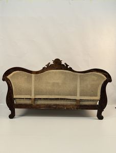 Divano in noce, seconda met� del XIX secolo  - Asta Antiquariato - Associazione Nazionale - Case d'Asta italiane