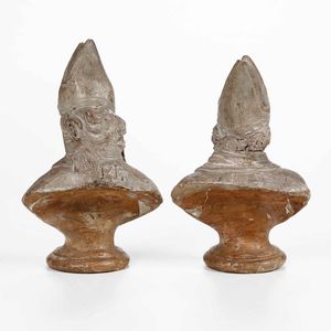Coppia di busti in terracotta con base in gesso. XVIII-XIX secolo, siglati PL  - Asta Scultura - Associazione Nazionale - Case d'Asta italiane
