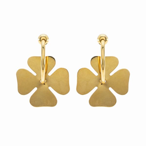 Orecchini semicerchi con pendenti a quadrifoglio in oro giallo 18kt  - Asta Gioielli e Orologi Web Only - Associazione Nazionale - Case d'Asta italiane