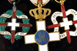 Lotto di tre decorazioni  - Asta Medaglie, Ordini e Decorazioni - Associazione Nazionale - Case d'Asta italiane