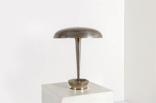 STILNOVO : Lampada da tavolo in metallo cromato. Anni '50 h cm 48  - Asta Asta 147 Design - Associazione Nazionale - Case d'Asta italiane