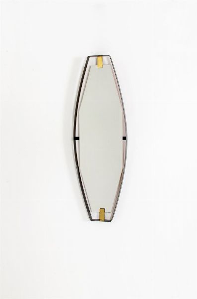 SANT'AMBROGIO DE BERTI : Specchio con profilo in metallo laccato e dettagli in ottone. Anni '50 cm 100x33  - Asta Asta 147 Design - Associazione Nazionale - Case d'Asta italiane