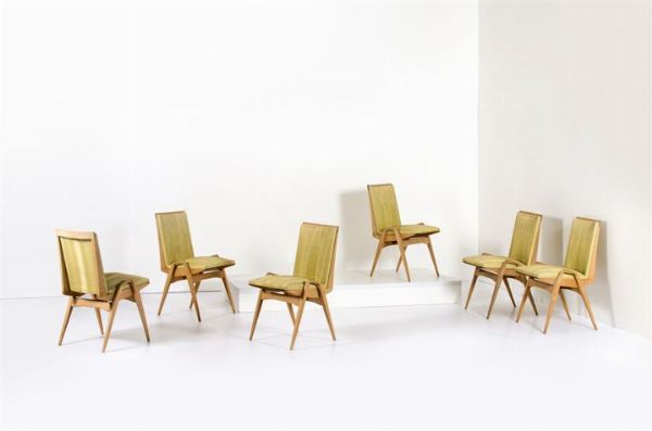 PRODUZIONE ITALIANA : Sei sedie con struttura in legno chiaro  sedili e schienali imbottiti rivestiti in tessuto. Anni '50 cm 83x45x54  - Asta Asta 147 Design - Associazione Nazionale - Case d'Asta italiane