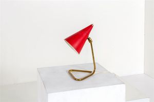 OSTUNI GIUSEPPE - Lampada da tavolo in ottone  diffusore in metallo verniciato. Anni '50 h cm 24