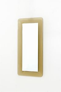 FONTANA ARTE - Specchiera con cornice in vetro colorato curvato. Anni '50 cm 111x50 5