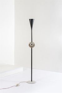Lelii Angelo - Fusto in metallo smaltato  elemento centrale orientabile in ottone  diffusore in perspex. Base in marmo. Prod.  [..]