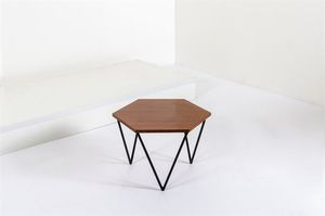 Ponti Gio - Tavolino con piano in legno e gambe in metallo laccato. Prod. ISA anni '50 Etichetta del produttore cm 34 5x57  [..]