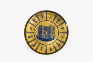 Ponti Gio - Piatto in ceramica decorata in oro e blu. Marcato Richard Ginori Pittoria di Doccia. 1925 diam cm 23 Bibl.: Laura  [..]