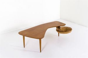 NAKAY TAICHIRO - Tavolino in legno con piano sagomato. Prod. La Permanente Mobili Cant anni '50 cm 42x144x68