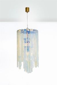 NASON CARLO - Lampadario con struttura in ottone lucido ed elementi a foglie in vetro opalescente. Prod. Mazzega anni '60 cm  [..]