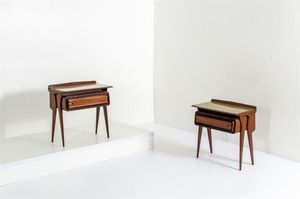 I PALAZZI DELL'ARTE CANTU' - Coppia di comodini in legno di palissandro e teak  piano in vetro. Anni '50 cm 62x62x35