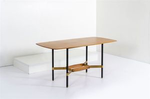 PRODUZIONE ITALIANA - Tavolo da pranzo con struttura in ferro verniciato e ottone  piano in legno d'acero. Anni '50 cm 77x162x80