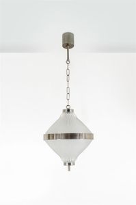 BBPR (BANFI  BELGIOIOSO  PERESSUTTI  ROGERS) - Lampada a sospensione in metallo nichelato e vetro stampato. Anni '60 h cm 40