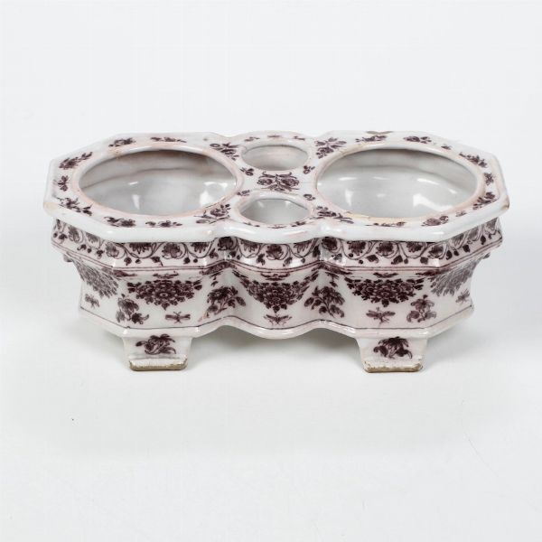 Oliera. <BR>Francia, probabilmente Moustier; met� del XVIII secolo.  - Asta Ceramiche - Associazione Nazionale - Case d'Asta italiane