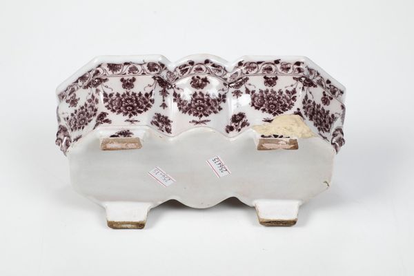 Oliera. <BR>Francia, probabilmente Moustier; met� del XVIII secolo.  - Asta Ceramiche - Associazione Nazionale - Case d'Asta italiane