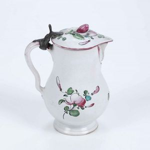Lattiera con coperchio.<BR>Francia dell'est, seconda met� del XVIII secolo.  - Asta Ceramiche - Associazione Nazionale - Case d'Asta italiane