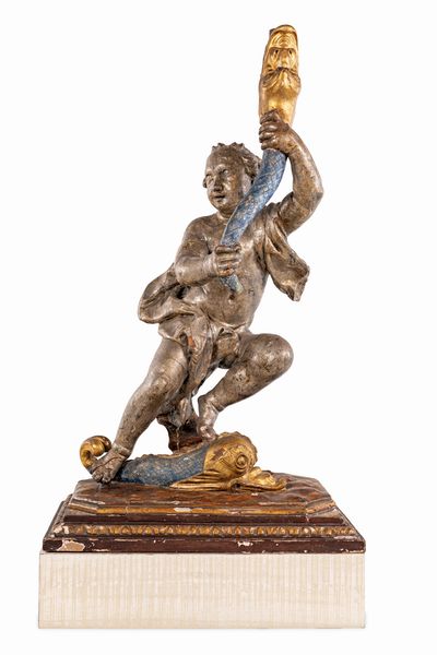 Scultura reggicero in legno argentato, dipinto e dorato, XVIII secolo  - Asta Antiquariato: Arredi, Dipinti, Oggetti d'Arte, Arte Orientale. - Associazione Nazionale - Case d'Asta italiane