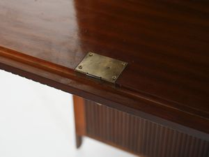 MANIFATTURA ITALIANA : Mobile da soggiorno con ribalta internamente illuminata, stipi ad ante, cassetti, vani a giorno  - Asta Asta 476 | DESIGN E ARTI DECORATIVE DEL NOVECENTO Online - Associazione Nazionale - Case d'Asta italiane