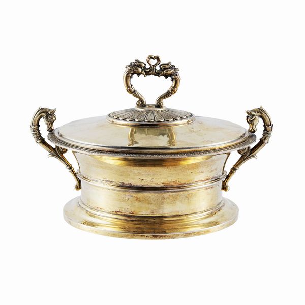 Ecuelle in argento dorato  - Asta Argenti e l'Arte della Tavola - Associazione Nazionale - Case d'Asta italiane