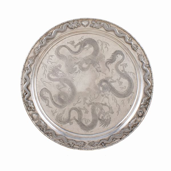 Salver in argento  - Asta Argenti e l'Arte della Tavola - Associazione Nazionale - Case d'Asta italiane
