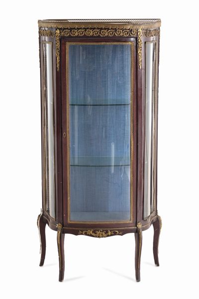 Vetrina in legno patinato. Francia prima met� XX secolo  - Asta Antiquariato - Associazione Nazionale - Case d'Asta italiane