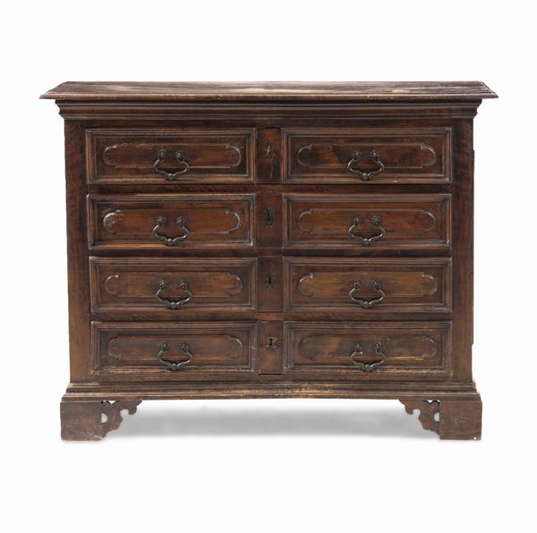Com� a quattro cassetti in legno di noce. XVII-XVIII secolo  - Asta Antiquariato - Associazione Nazionale - Case d'Asta italiane