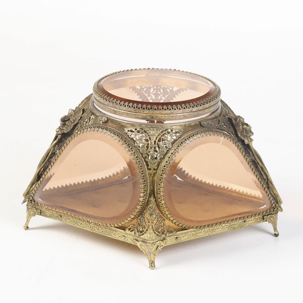 Scatola in metallo dorato e cristallo. XIX-XX secolo  - Asta Antiquariato - Associazione Nazionale - Case d'Asta italiane