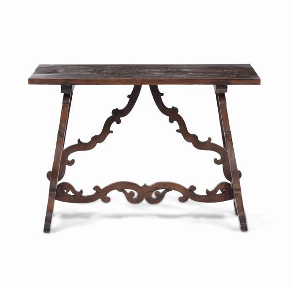 Tavolo fratino in legno intagliato. XIX secolo  - Asta Antiquariato - Associazione Nazionale - Case d'Asta italiane