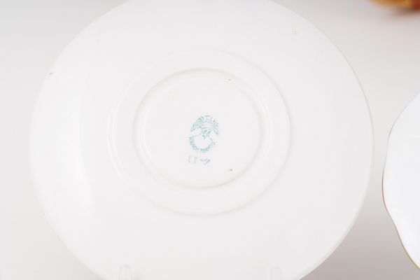 Tre servizi da t� e caff� in porcellana. XX secolo  - Asta Antiquariato - Associazione Nazionale - Case d'Asta italiane