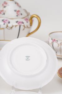 Tre servizi da t� e caff� in porcellana. XX secolo  - Asta Antiquariato - Associazione Nazionale - Case d'Asta italiane