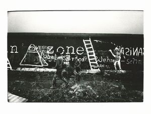 ALDO VITO BONASIA - Berlino Ovest: Le scritte lungo il �Muro�