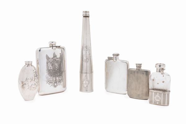 Cinque fiaschette e una bottiglia da viaggio  - Asta Argenti Antichi e del XX Secolo - Associazione Nazionale - Case d'Asta italiane