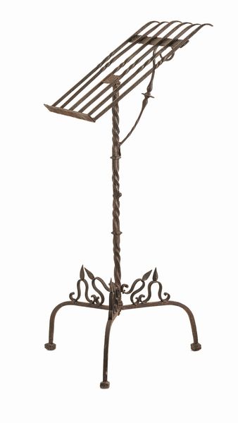 Leggio in ferro battuto. XVIII secolo  - Asta Sei Secoli di Arti e Arredi - Associazione Nazionale - Case d'Asta italiane