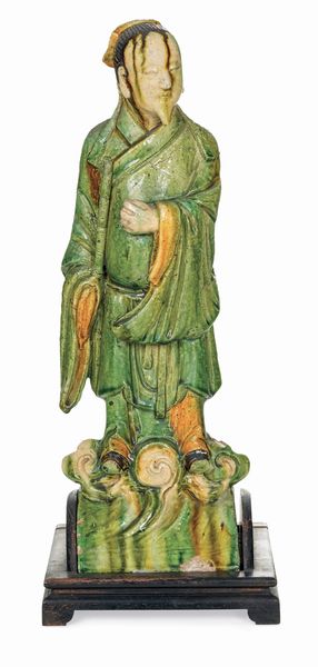 Figura di dignitario in terracotta Sancai, Cina, XX secolo  - Asta Sei Secoli di Arti e Arredi - Associazione Nazionale - Case d'Asta italiane