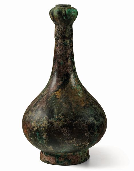 Vaso a bulbo con ossidazioni verde rame, Cina, probabilmente Dinastia Ming (1368-1644)  - Asta Sei Secoli di Arti e Arredi - Associazione Nazionale - Case d'Asta italiane