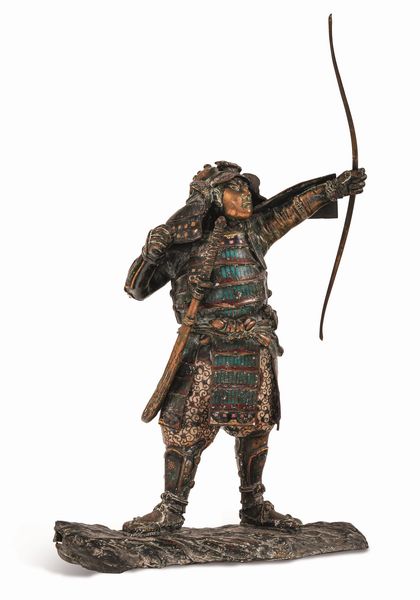 Figura di guerriero a smalti policromi cloisonn�, Giappone, XIX secolo  - Asta Sei Secoli di Arti e Arredi - Associazione Nazionale - Case d'Asta italiane