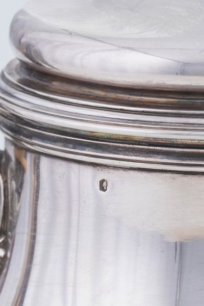 Teiera e zuccheriera. Francia XIX-XX secolo, marchio di importazione Argenteria F.Tornotti Torino  - Asta Sei Secoli di Arti e Arredi - Associazione Nazionale - Case d'Asta italiane