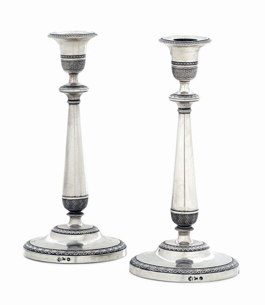 Coppia di candelieri. Milano, XIX secolo  - Asta Sei Secoli di Arti e Arredi - Associazione Nazionale - Case d'Asta italiane