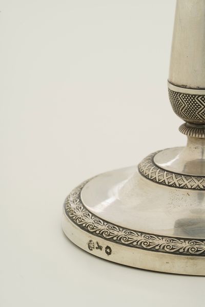 Coppia di candelieri. Milano, XIX secolo  - Asta Sei Secoli di Arti e Arredi - Associazione Nazionale - Case d'Asta italiane