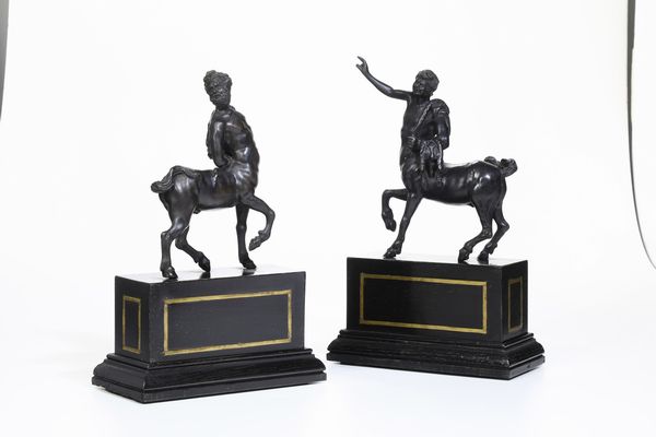 Coppia di centauri. Fonditore del XIX secolo  - Asta Sei Secoli di Arti e Arredi - Associazione Nazionale - Case d'Asta italiane