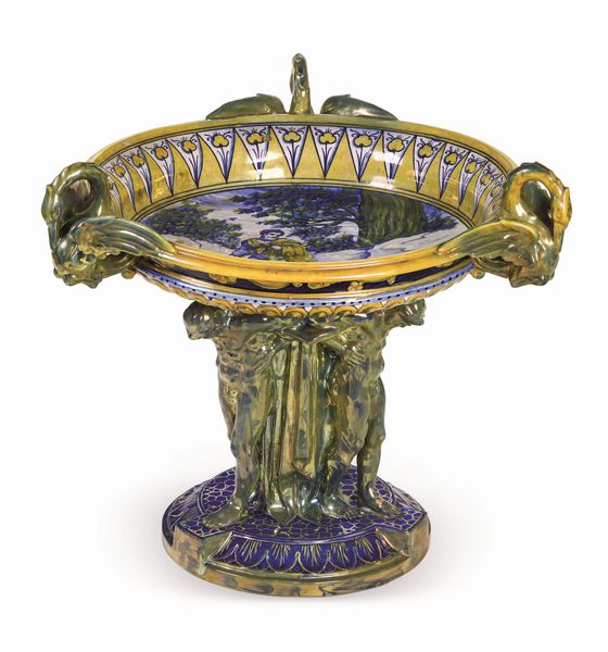 Monumentale alzata centrotavola<BR>Gualdo Tadino, Manifattura �Luca della Robbia�, 1938-1950 circa  - Asta Sei Secoli di Arti e Arredi - Associazione Nazionale - Case d'Asta italiane