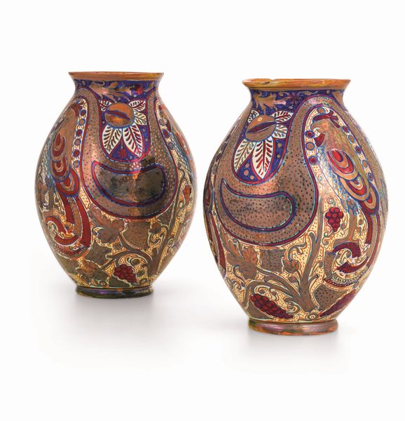 Coppia di vasi<BR>Gualdo Tadino, Manifattura di Alfredo Santarelli, prima met� del XX secolo  - Asta Sei Secoli di Arti e Arredi - Associazione Nazionale - Case d'Asta italiane