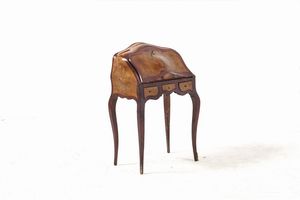 Scrittoietto Napoleone III lastronato e intarsiato. XIX secolo  - Asta Sei Secoli di Arti e Arredi - Associazione Nazionale - Case d'Asta italiane